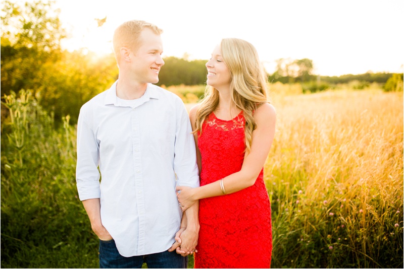 Bloomington Wedding Photographer, Champaign Wedding Photographer, What to Wear For Your Engagement Session_1200.jpg