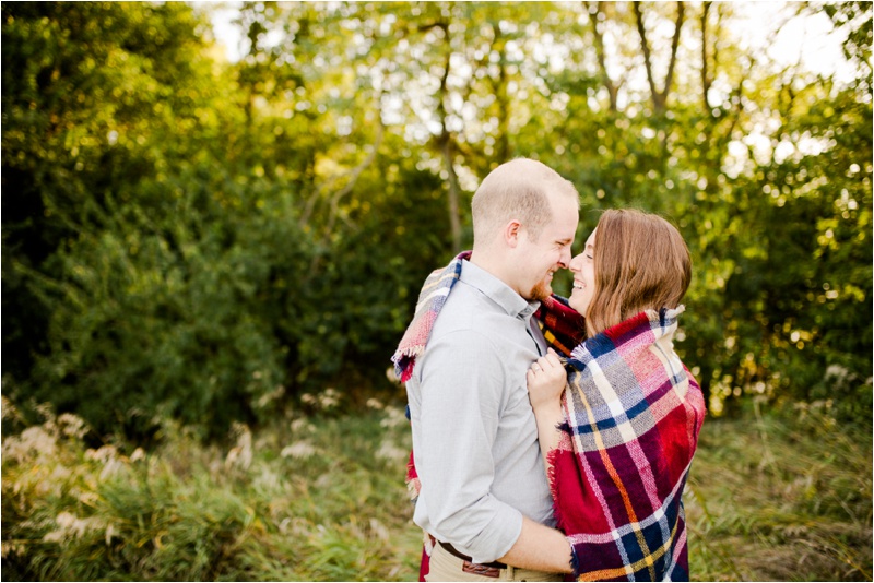 Sunny engagement session in comlara park in Illinois