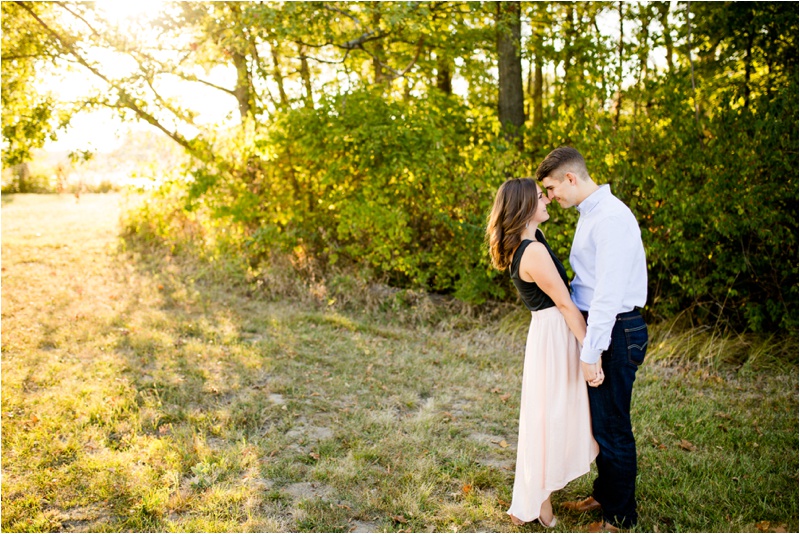 best colors to wear for engagement pictures