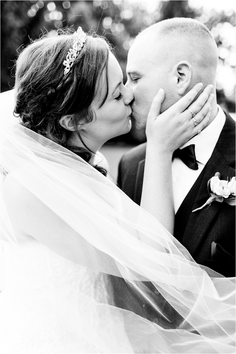 Caitlin and Luke Photography, Illinois Wedding Photographers, Chicago Wedding Photographers, Illinois Husband and Wife Wedding Photography Team_9134.jpg