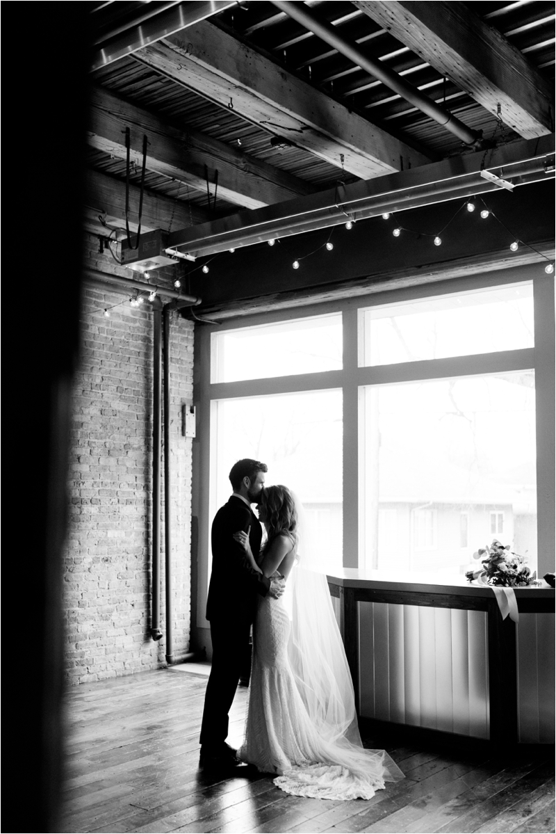 Caitlin and Luke Photography, Illinois Wedding Photographers, Chicago Wedding Photographers, Illinois Husband and Wife Wedding Photography Team_9236.jpg