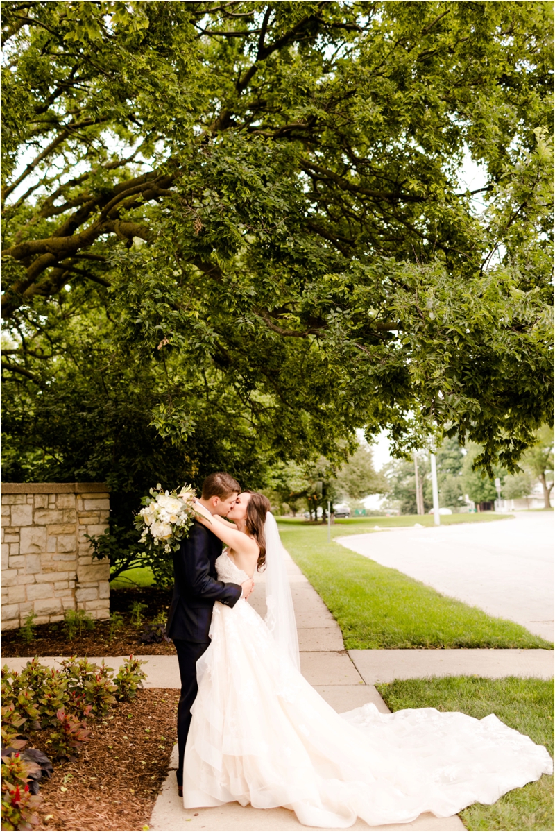 Caitlin and Luke Photography, Illinois Wedding Photographers, Chicago Wedding Photographers, Illinois Husband and Wife Wedding Photography Team_9283.jpg