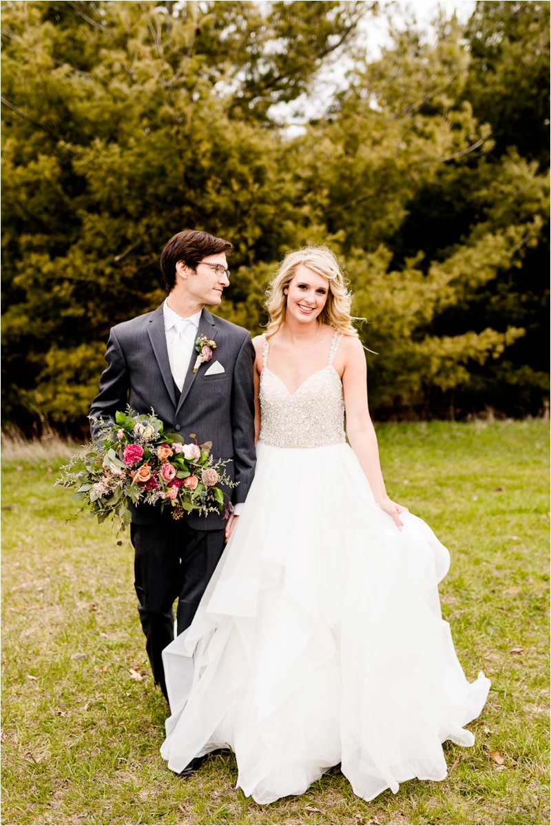 Caitlin and Luke Photography, Illinois Wedding Photographers, Chicago Wedding Photographers, Illinois Husband and Wife Wedding Photography Team_9332.jpg