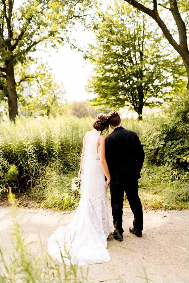 Caitlin and Luke Photography, Illinois Wedding Photographers, Chicago Wedding Photographers, Illinois Husband and Wife Wedding Photography Team_9336.jpg