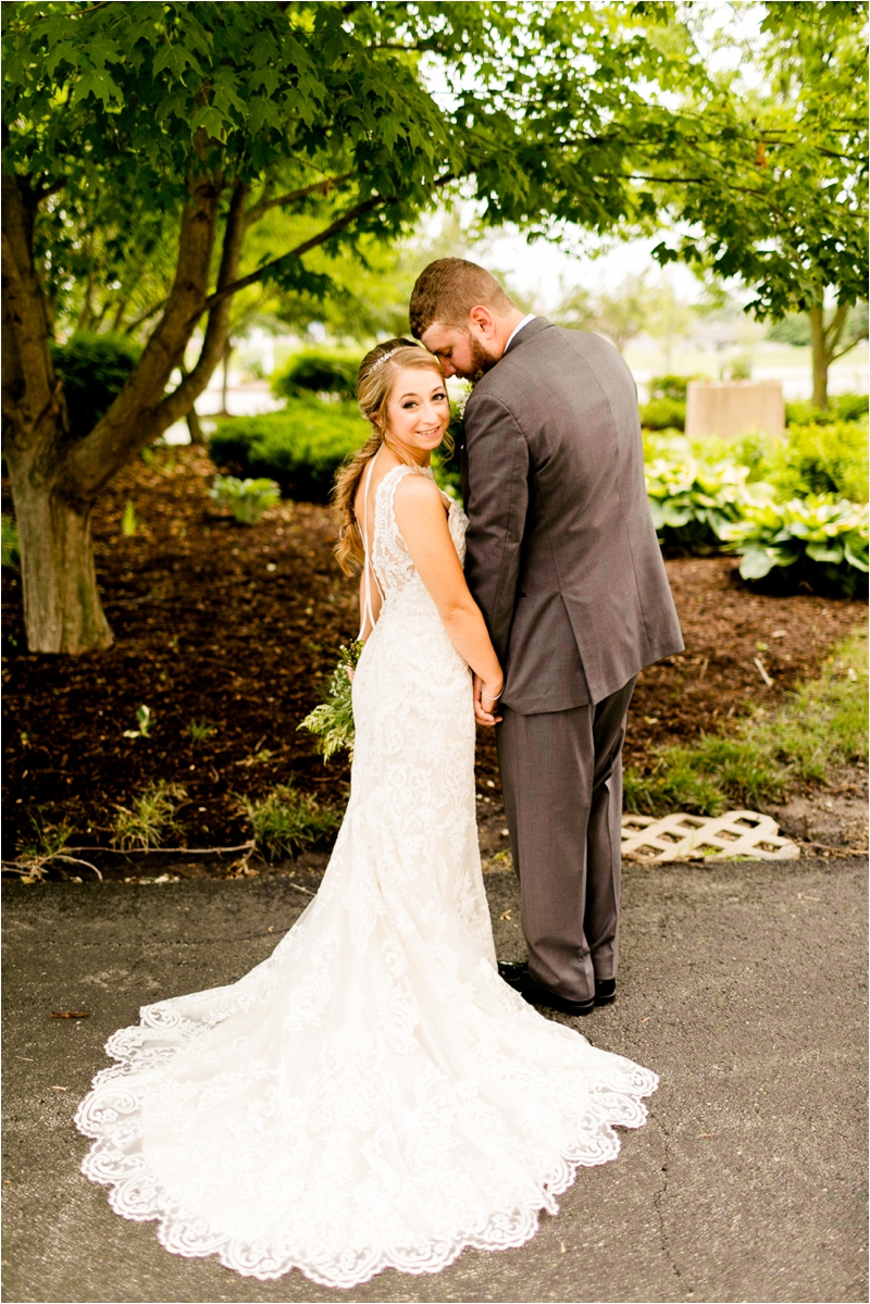 Caitlin and Luke Photography, Illinois Wedding Photographers, Chicago Wedding Photographers, Illinois Husband and Wife Wedding Photography Team_9349.jpg