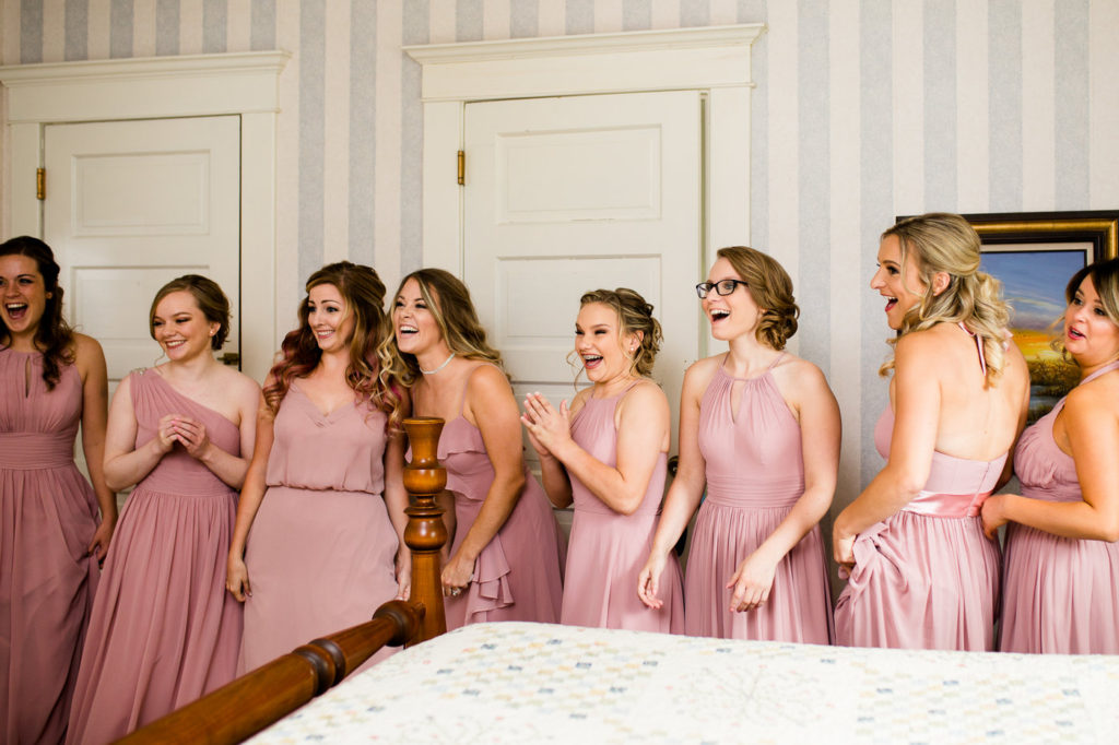 How to do a first look with bridesmaids