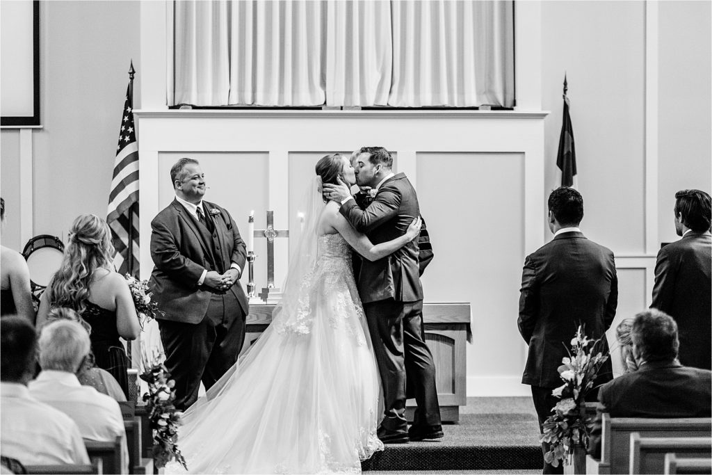 Bloomington Illinois Wedding Photographer, Normal Illinois Illinois Wedding Photographer, Walton Centre Wedding Photos