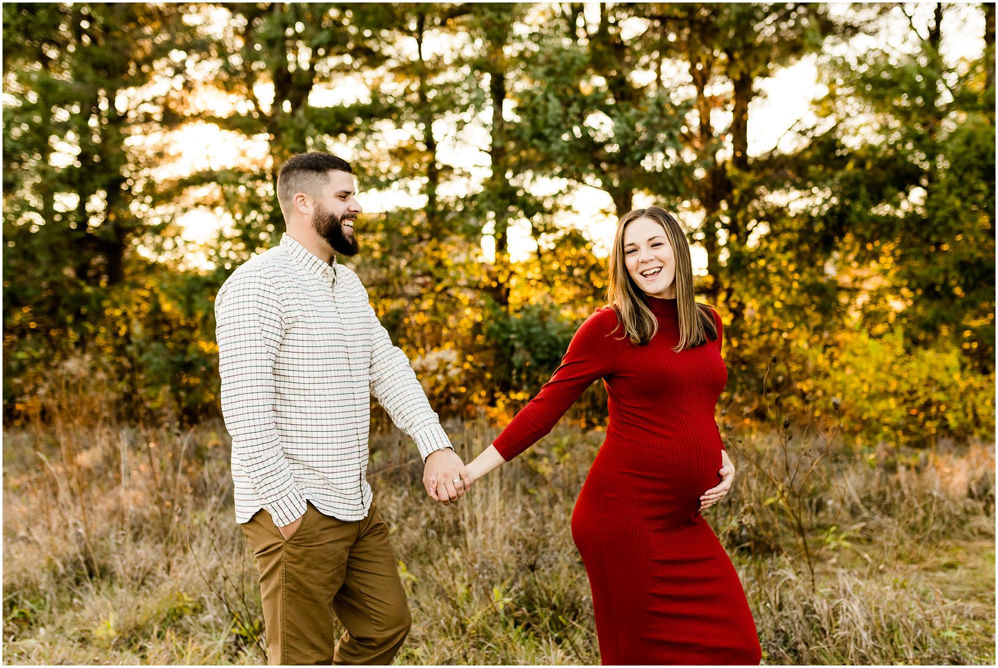 Fransen Nature Area maternity portraits with Caitlin and Luke Photography, IL Maternity photographers, Normal Illinois maternity photographers