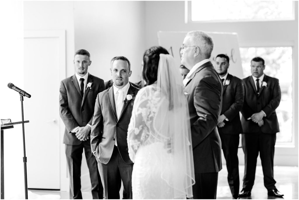Pear Tree Estate wedding ceremony photographed by Champaign and Bloomington IL wedding photographers Caitlin and Luke Photography
