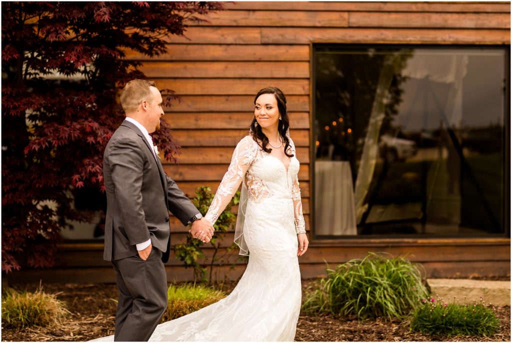 Pear Tree Estate wedding photographed by Champaign IL wedding photographers Caitlin and Luke Photography